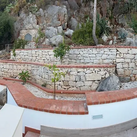 Guest house Cuscusu 4*